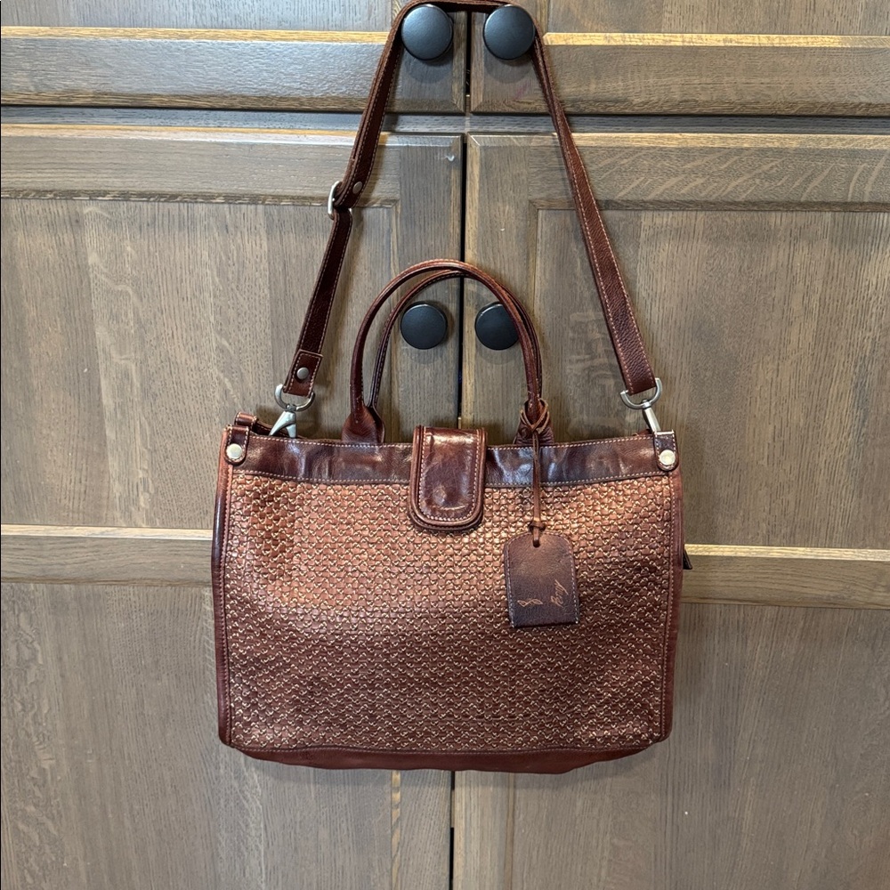 Vive La Difference- Woven Leather